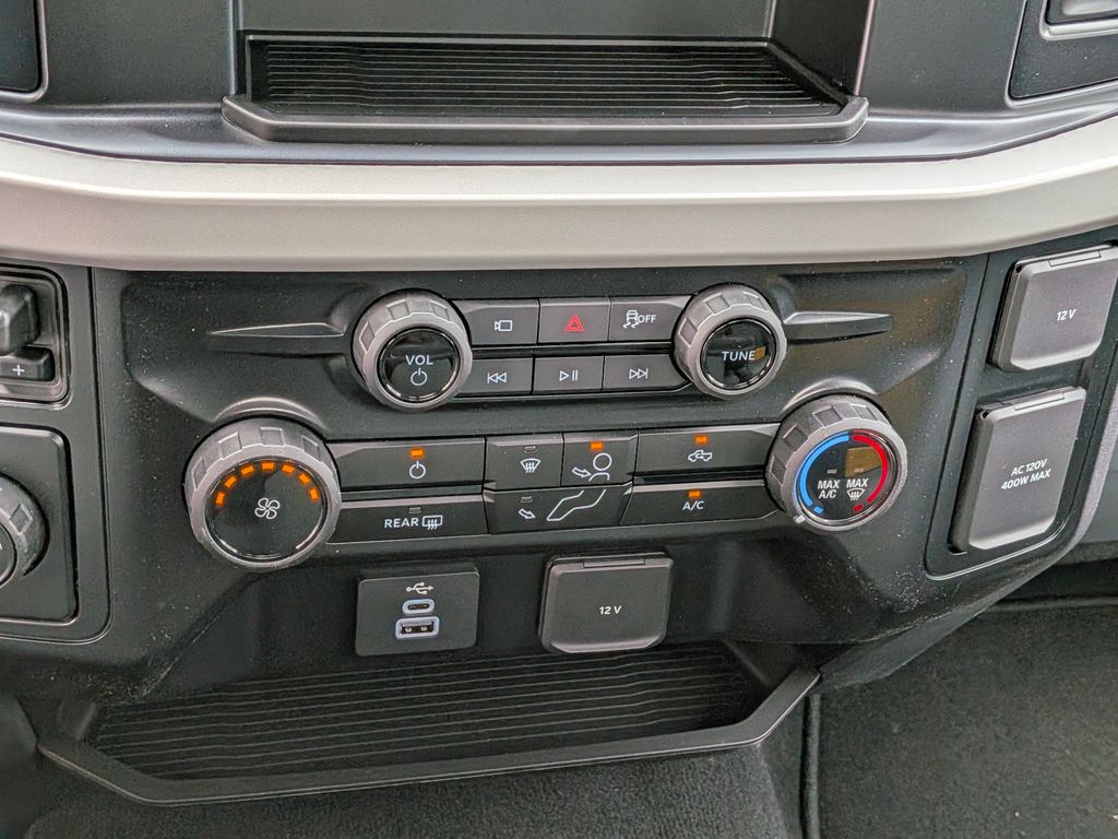 2026 Ford F-350 Super Duty XLT - Photo 15