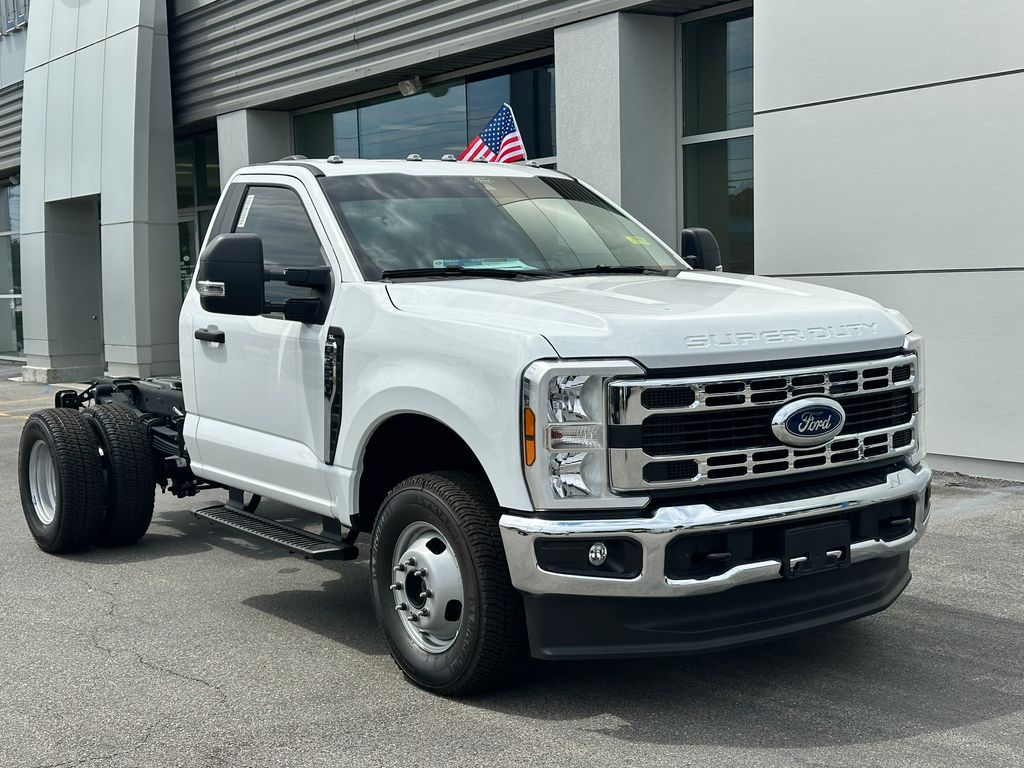 2026 Ford F-350SD XL Chassis