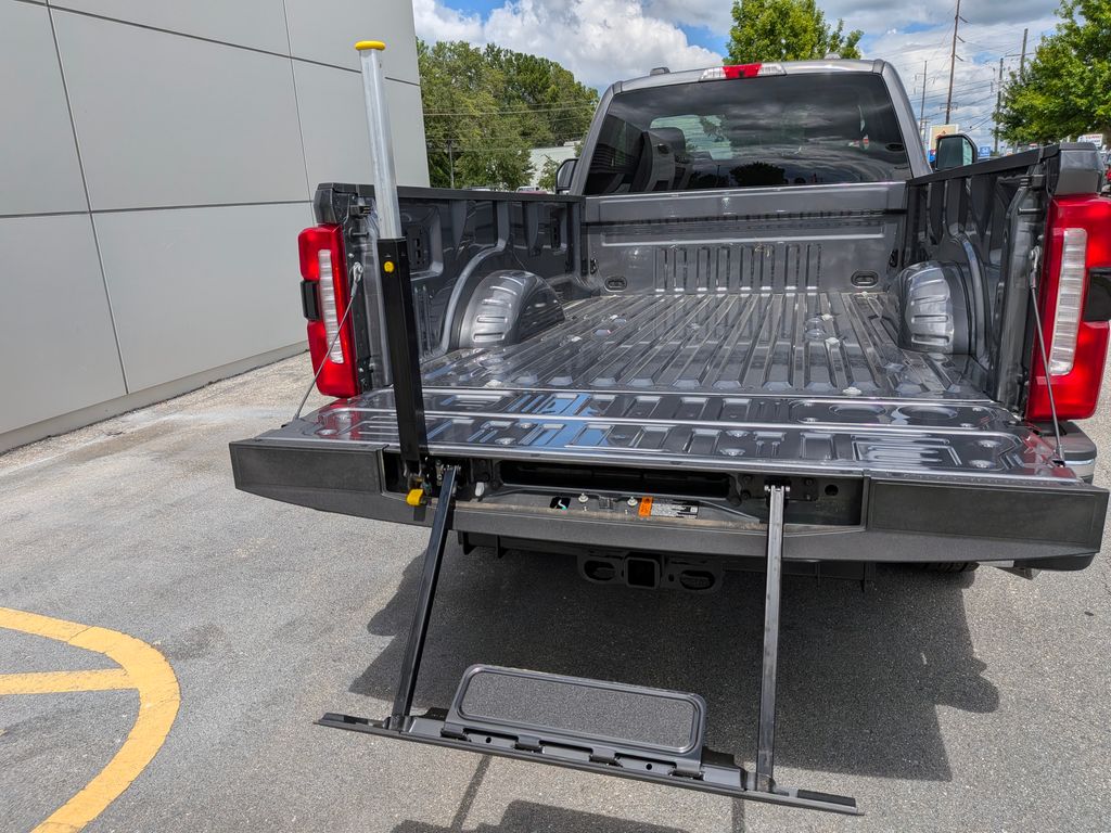 2026 Ford F-350 Super Duty XLT - Photo 9
