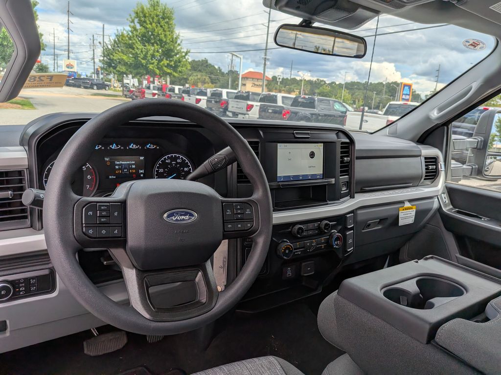 2026 Ford F-350 Super Duty XLT - Photo 11
