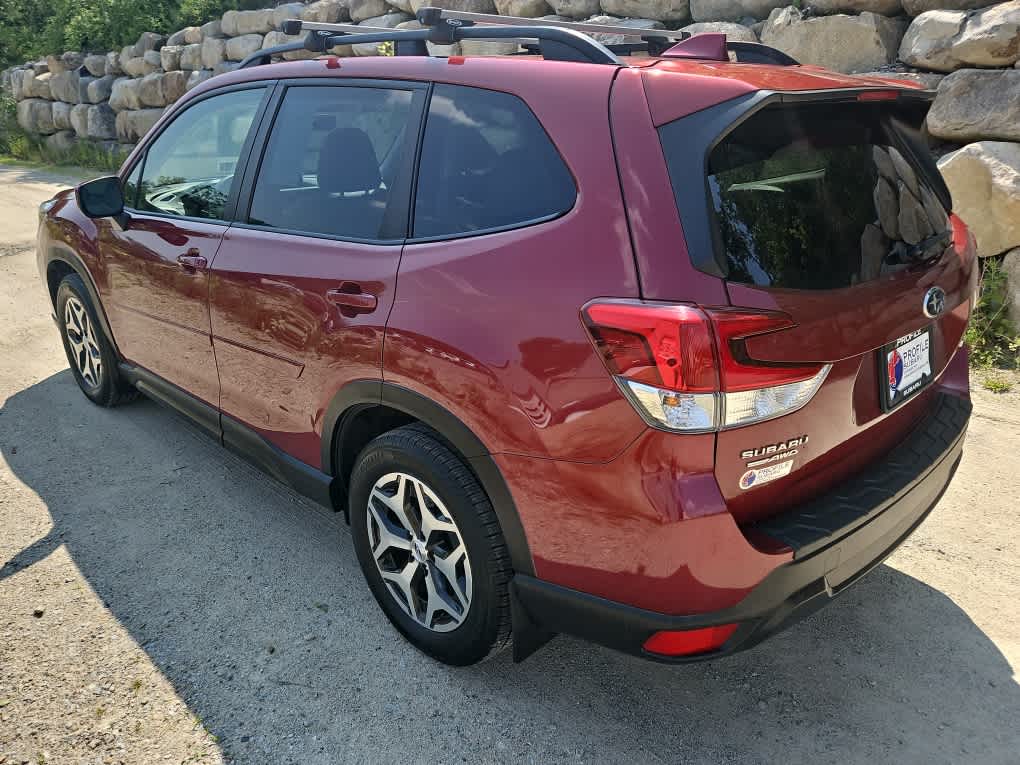 2021 Subaru Forester Premium photo 3