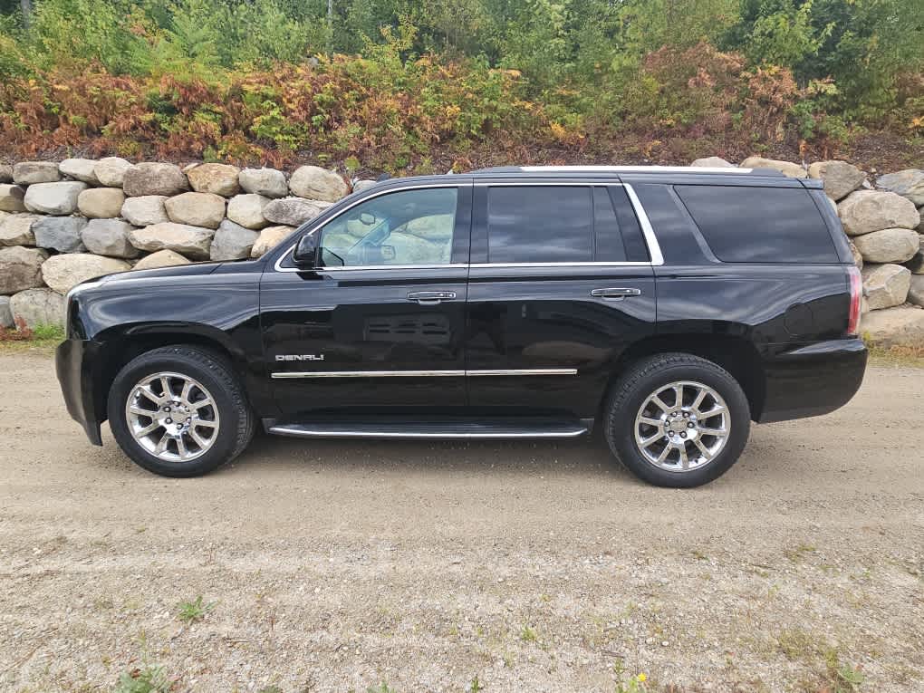 2017 Gmc Yukon Denali photo 2