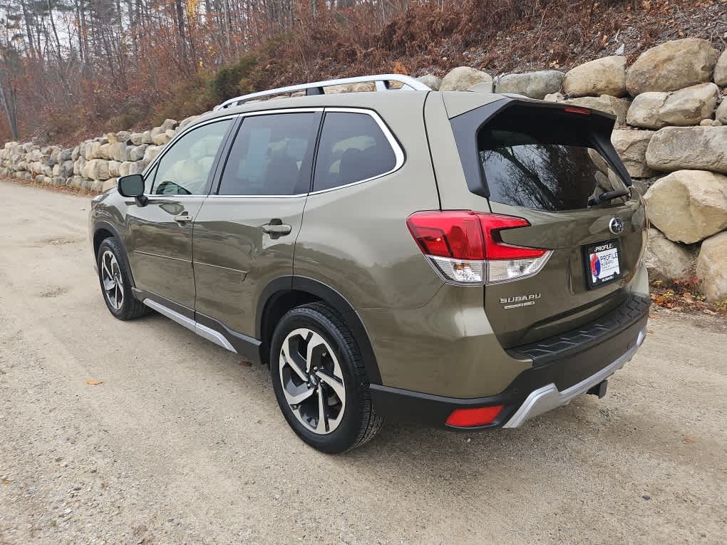 2022 Subaru Forester Touring photo 3