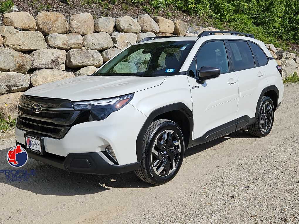 2025 Subaru Forester Premium Hybrid's photo