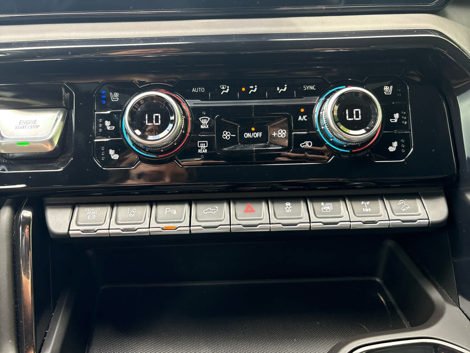 2025 GMC Sierra 2500HD AT4X - Photo 17