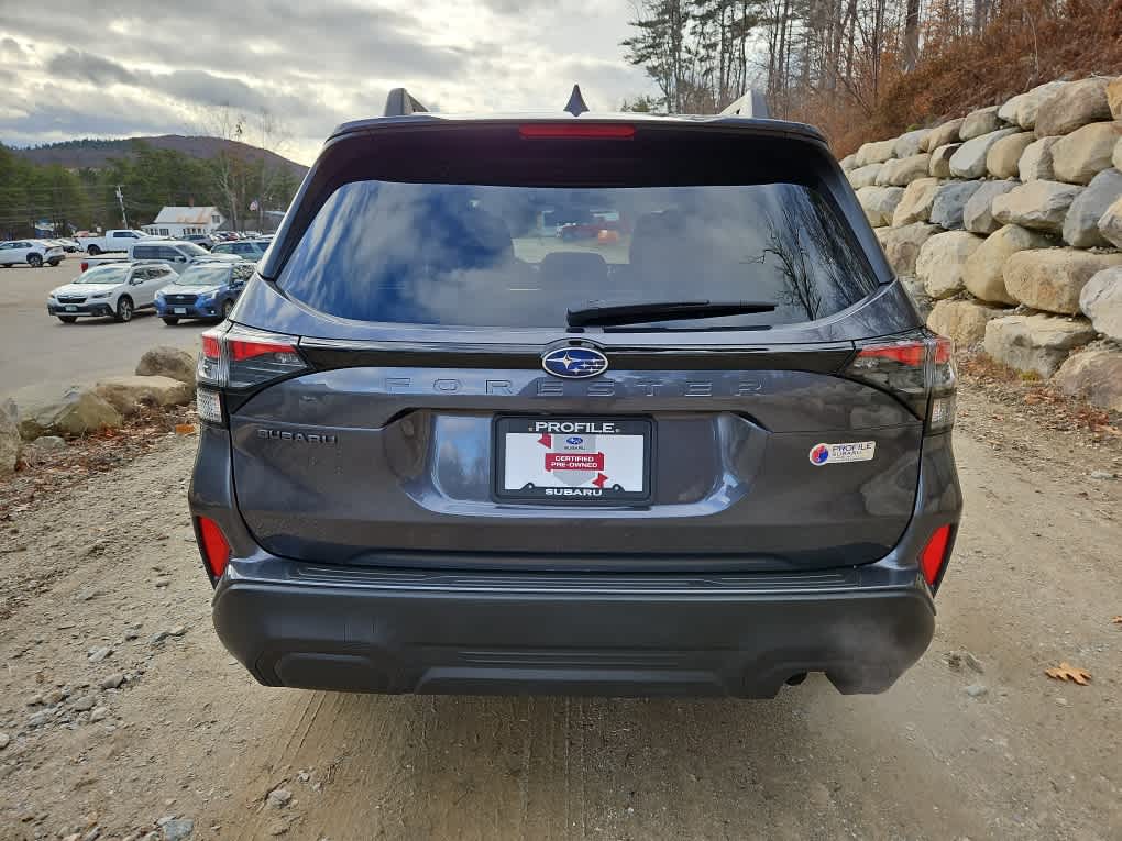 2025 Subaru Forester Premium photo 3