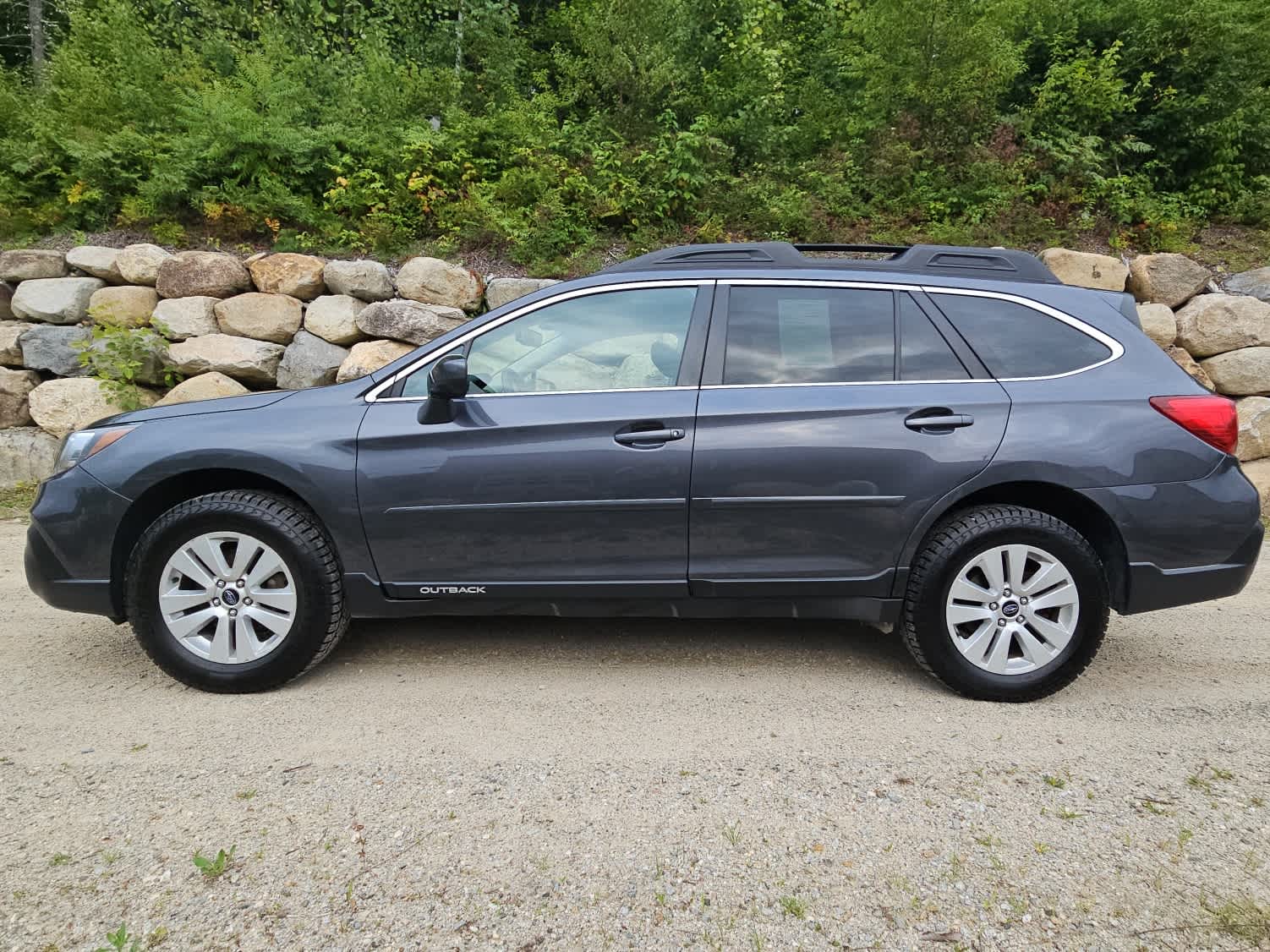 2019 Subaru Outback Premium 2.5i photo 2