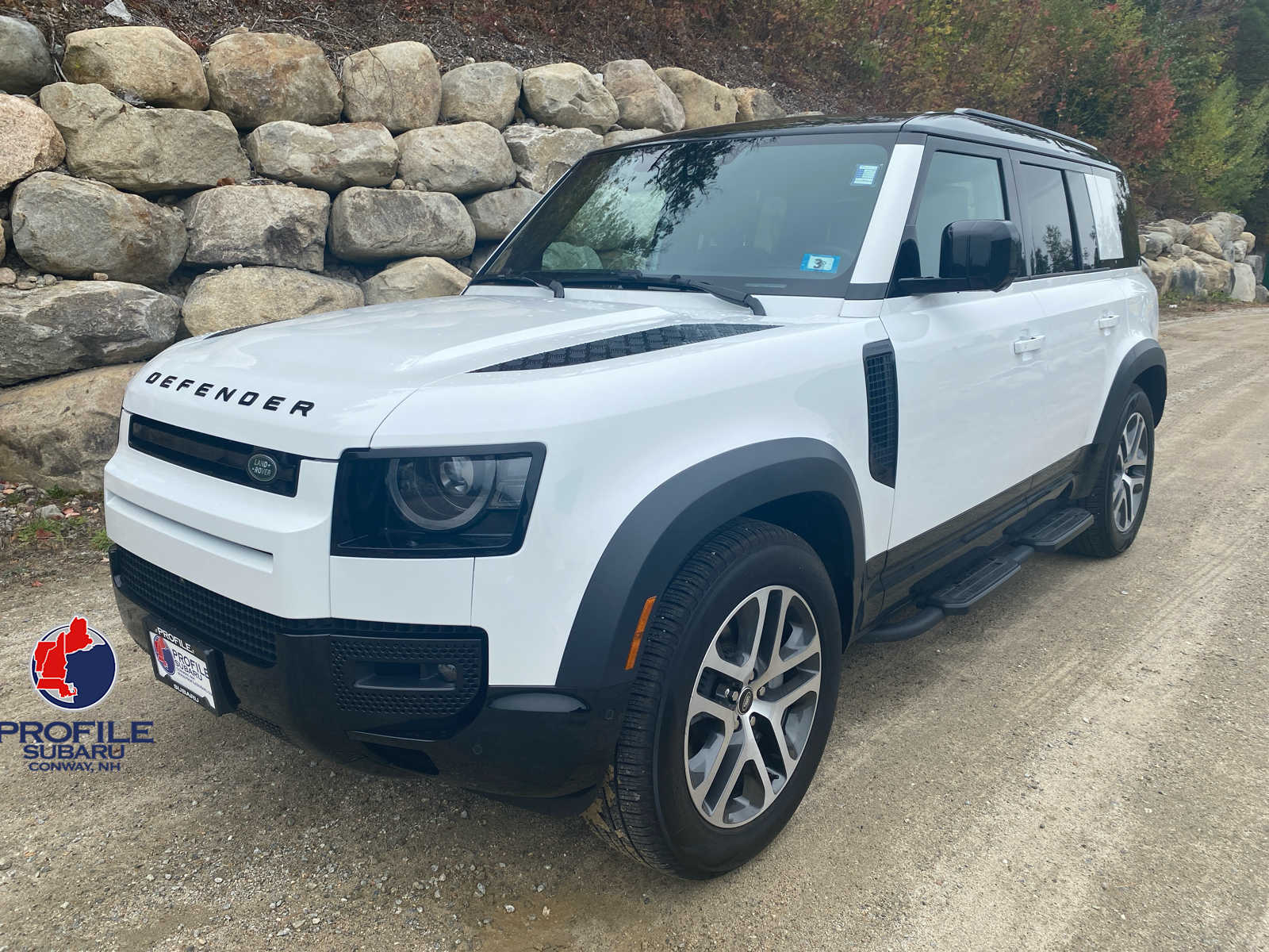 2025 Land Rover Defender X-Dynamic SE