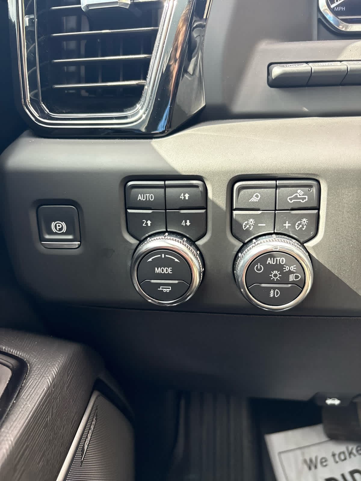 2025 GMC Sierra 2500HD AT4X - Photo 30