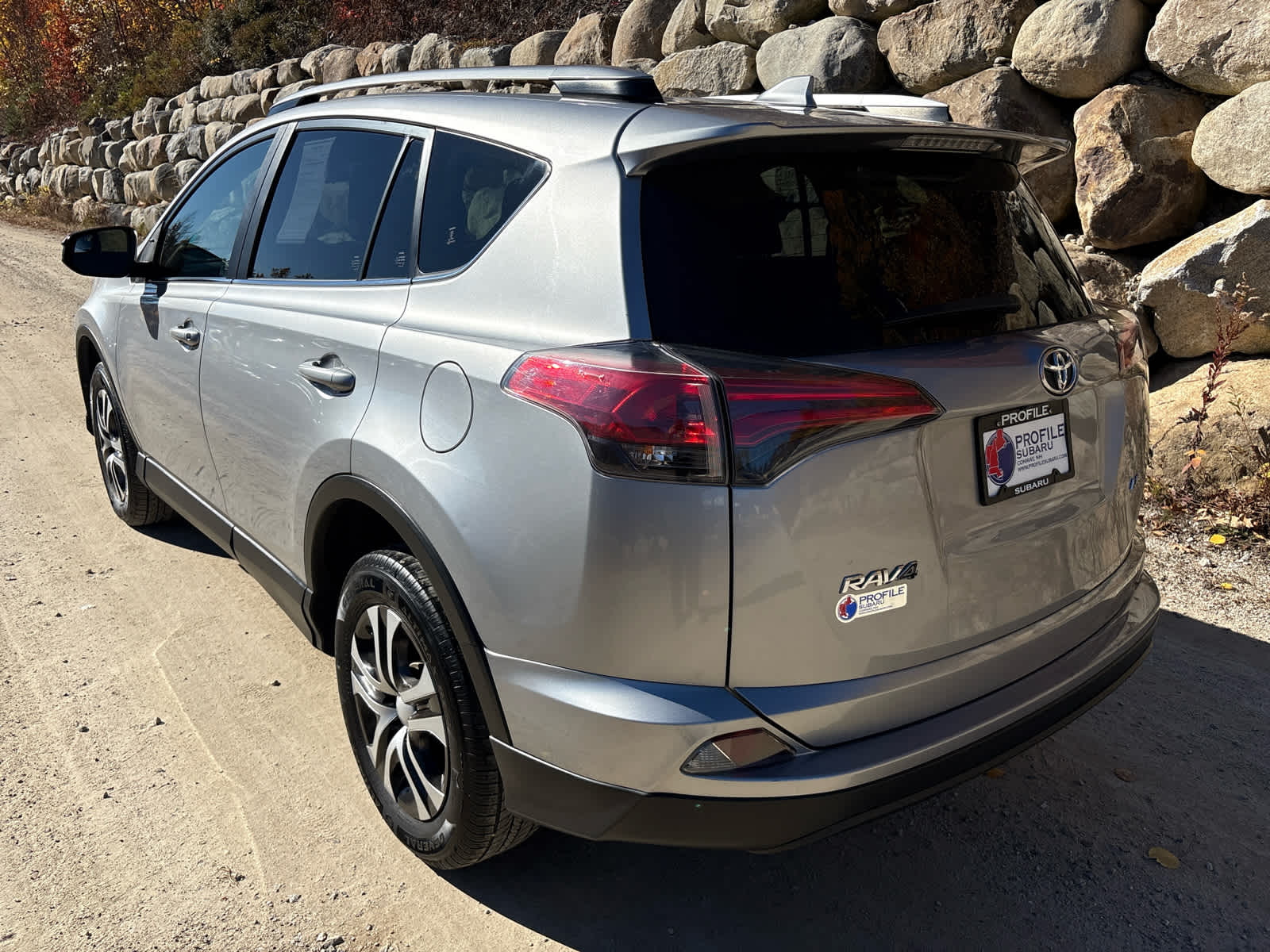 Used 2018 Toyota RAV4 LE with VIN JTMZFREV6JJ160135 for sale in Albany, NH