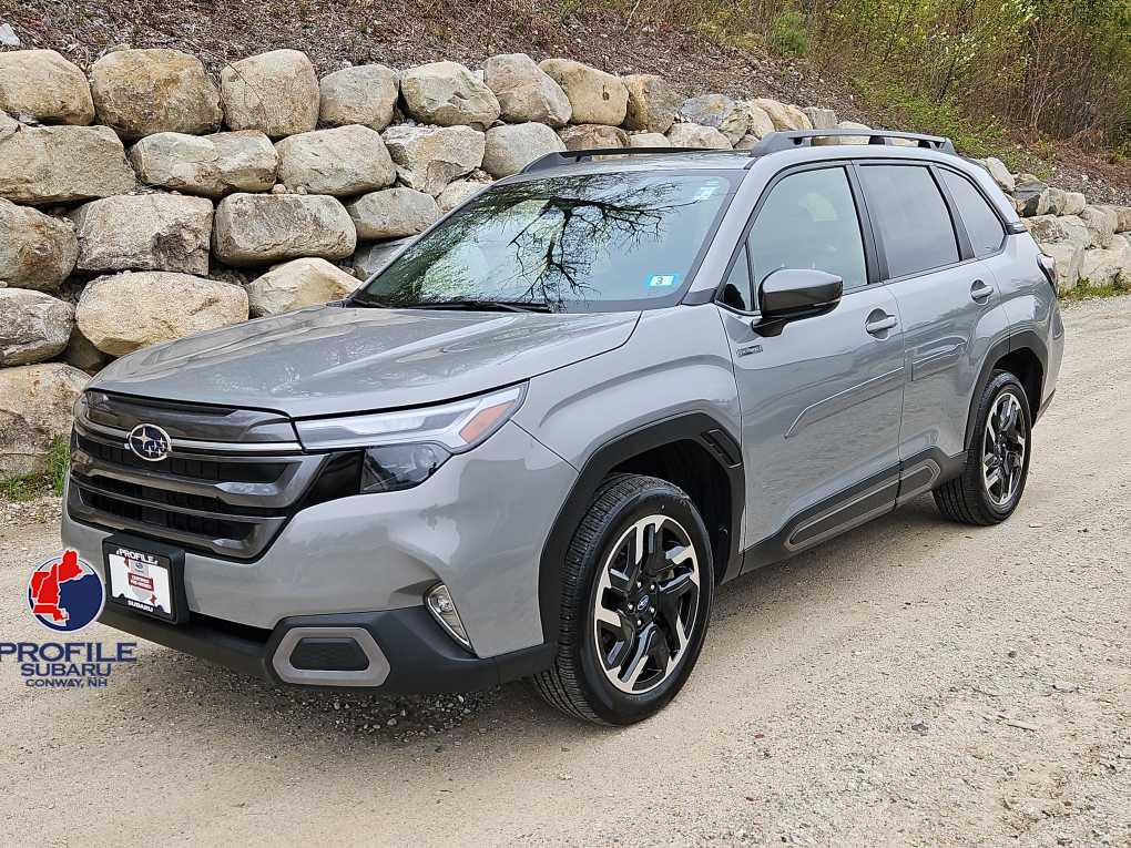 2025 Subaru Forester Limited Hybrid's photo