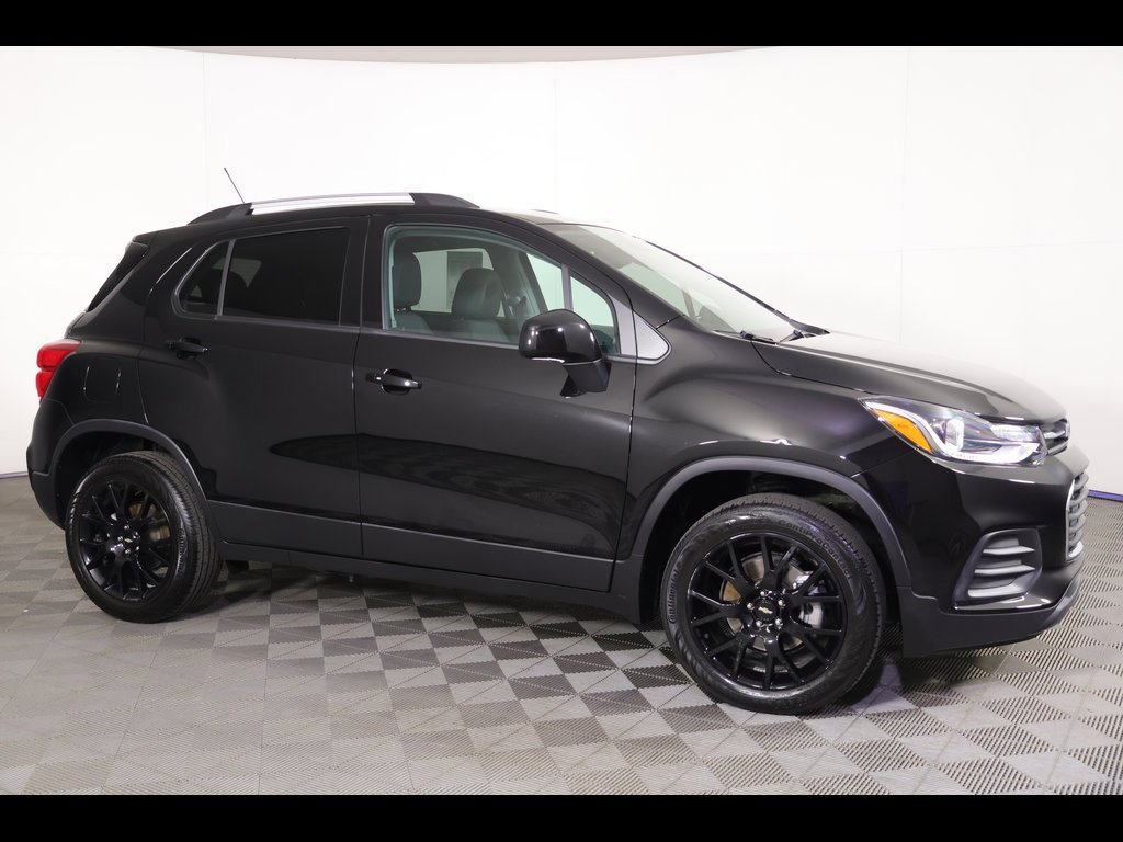 2022 Chevrolet Trax LT photo 2