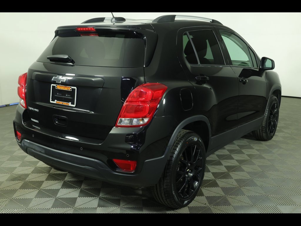 2022 Chevrolet Trax LT photo 2