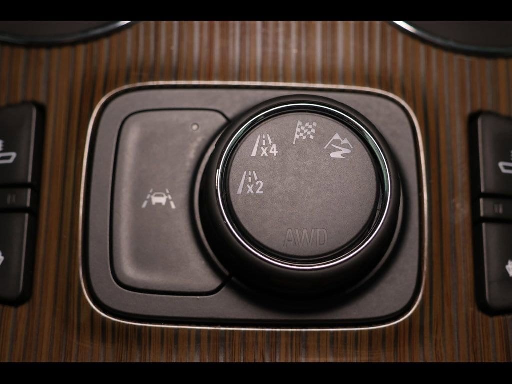 2023 GMC Acadia SLE - Photo 28