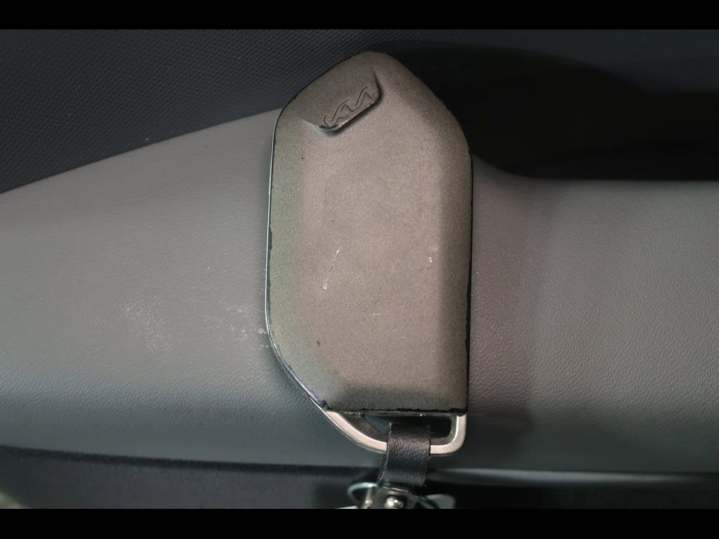 2025 Kia K4 LXS - Photo 29
