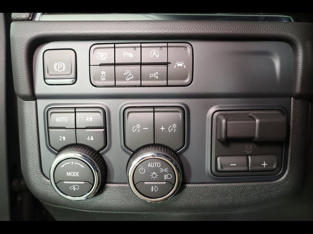 2026 Chevrolet Suburban RST - Photo 14