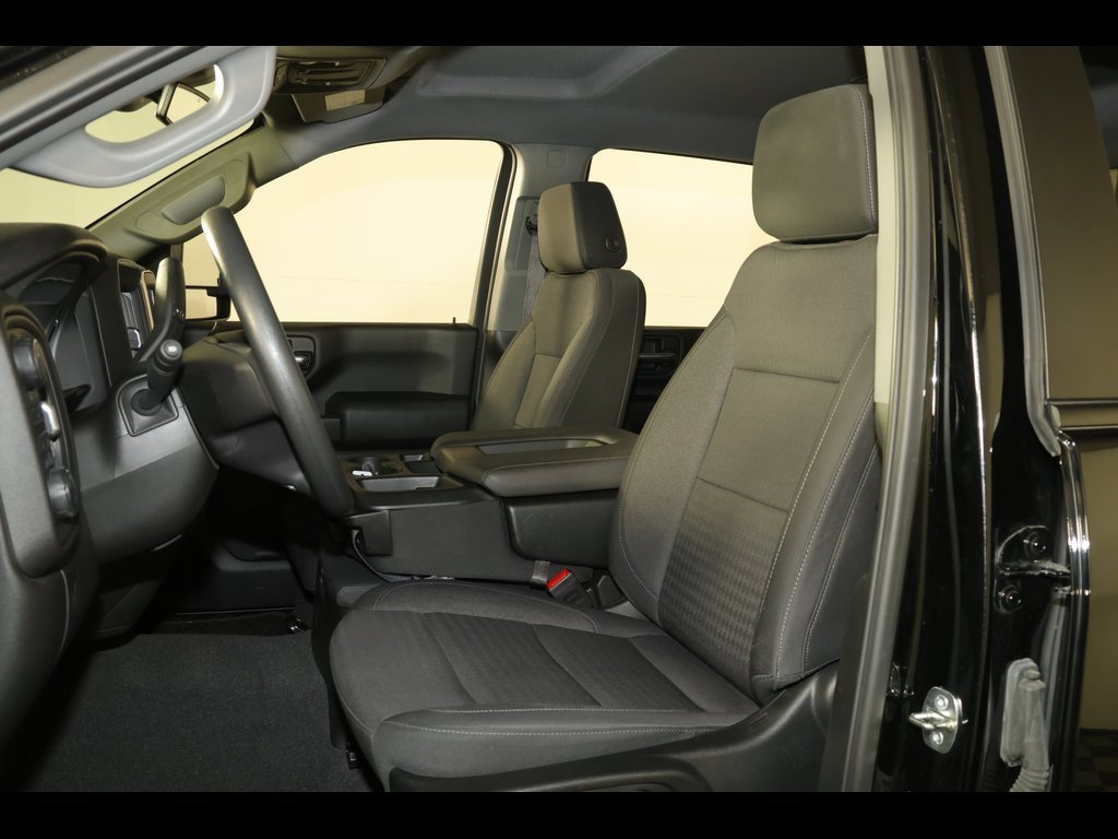 2024 Chevrolet Silverado 2500HD Custom photo 3