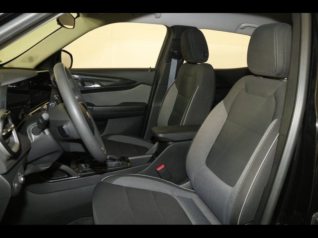 2024 Chevrolet Trailblazer LT photo 3