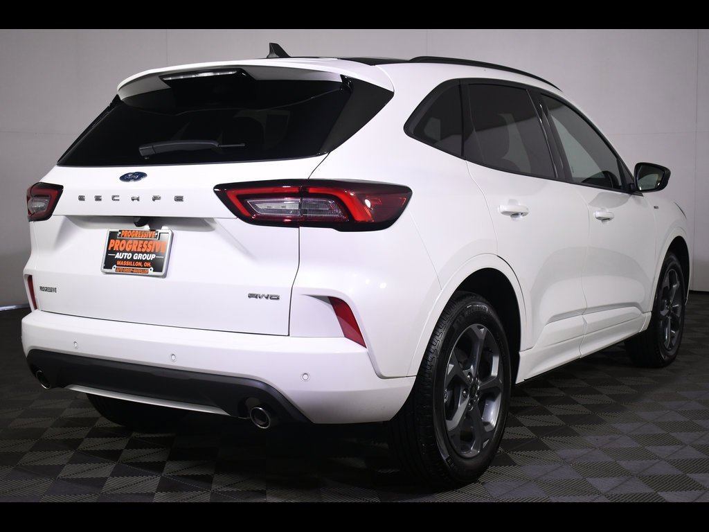 2024 Ford Escape ST-Line photo 2