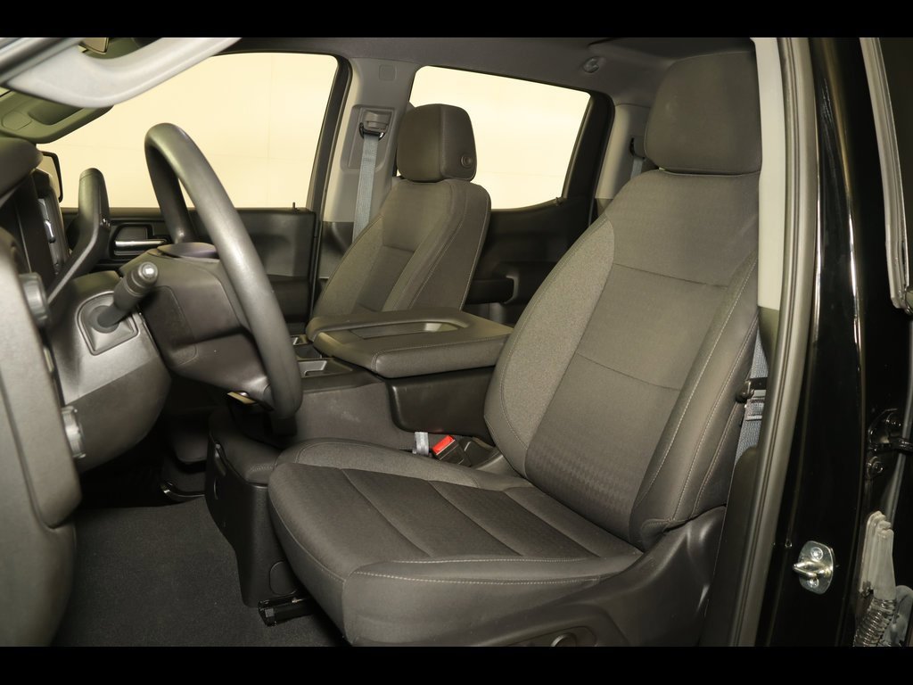 2024 Chevrolet Silverado 1500 Custom photo 2