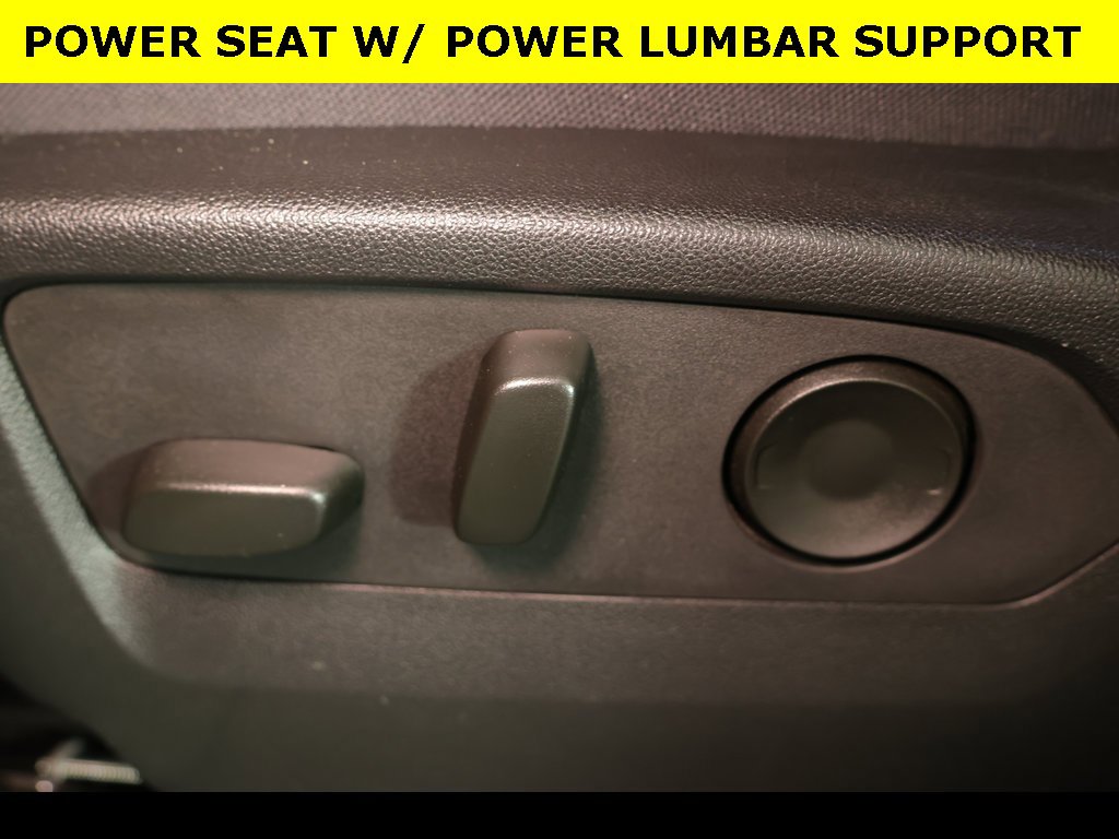 2025 Chevrolet Silverado 2500HD Custom photo 3