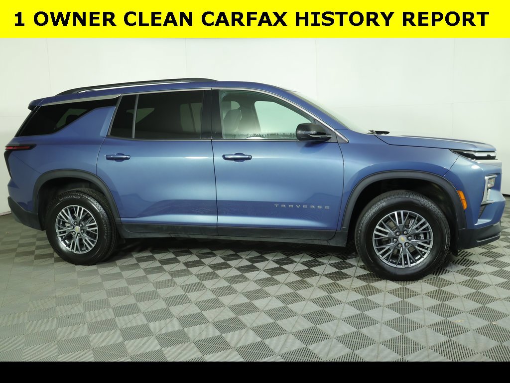 2025 Chevrolet Traverse photo 4