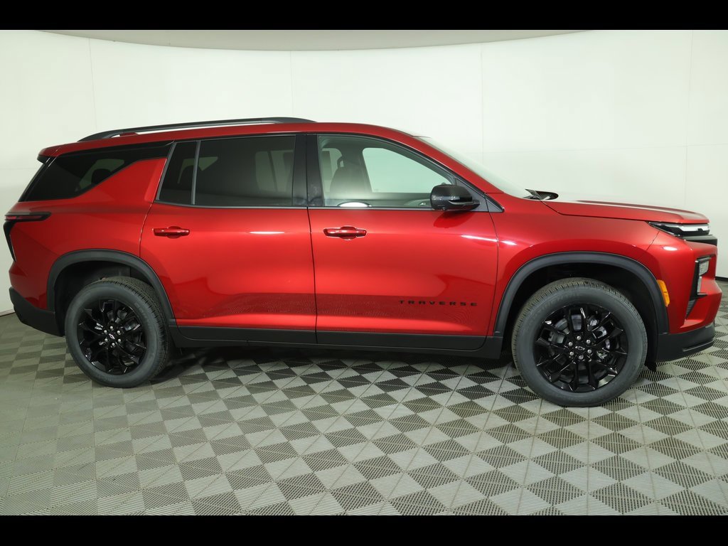 2026 Chevrolet Traverse photo 2