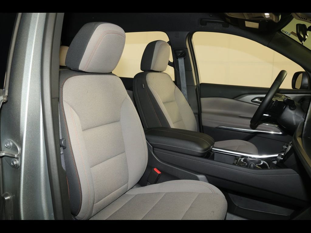 2025 Chevrolet Traverse LT - Photo 29