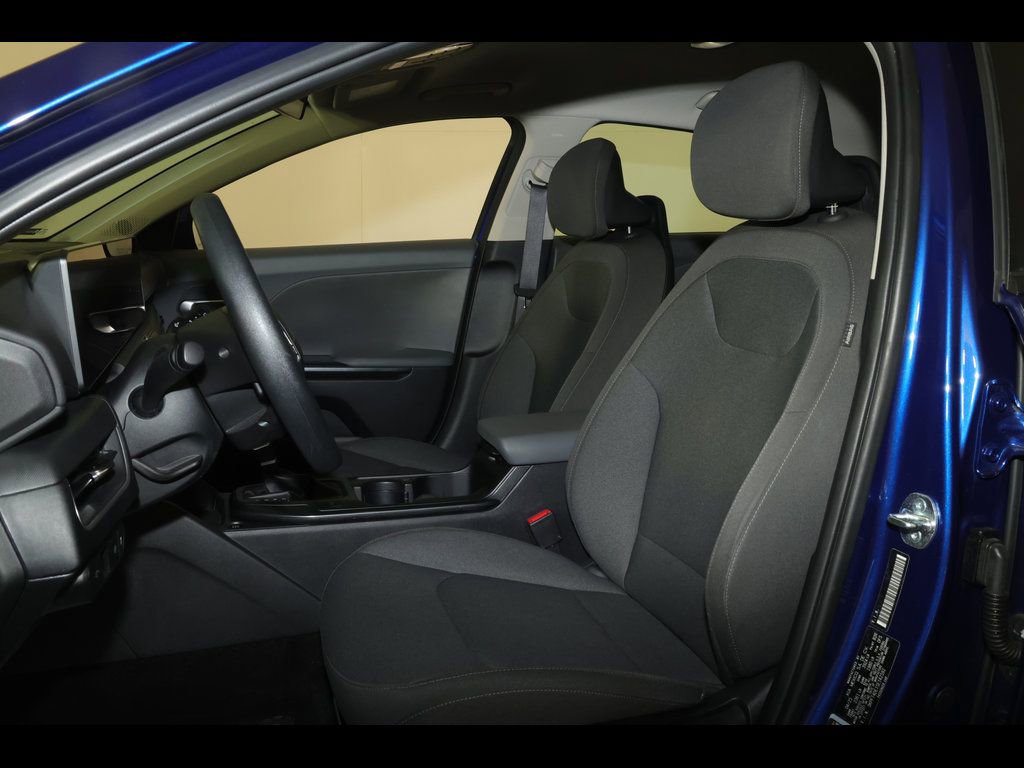 2025 Kia K4 LXS - Photo 22