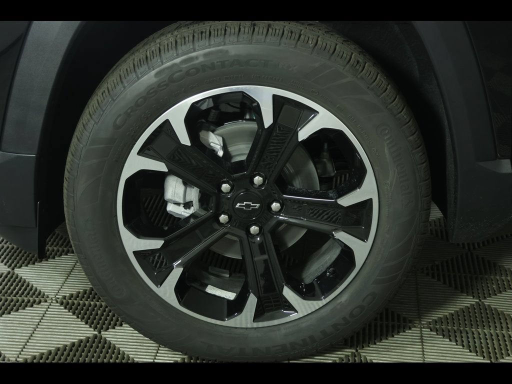 2027 Chevrolet Equinox LT - Photo 14