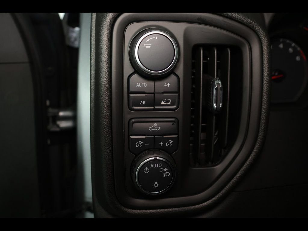 2023 Chevrolet Silverado 1500 Custom - Photo 13