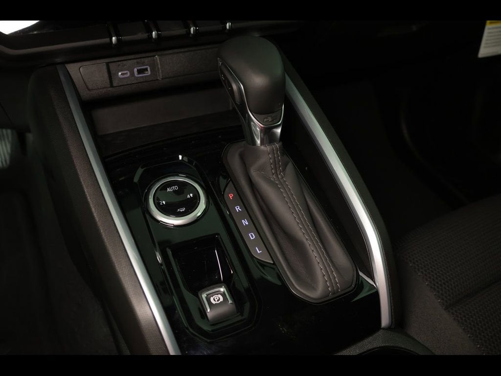 2026 Chevrolet Colorado LT - Photo 13