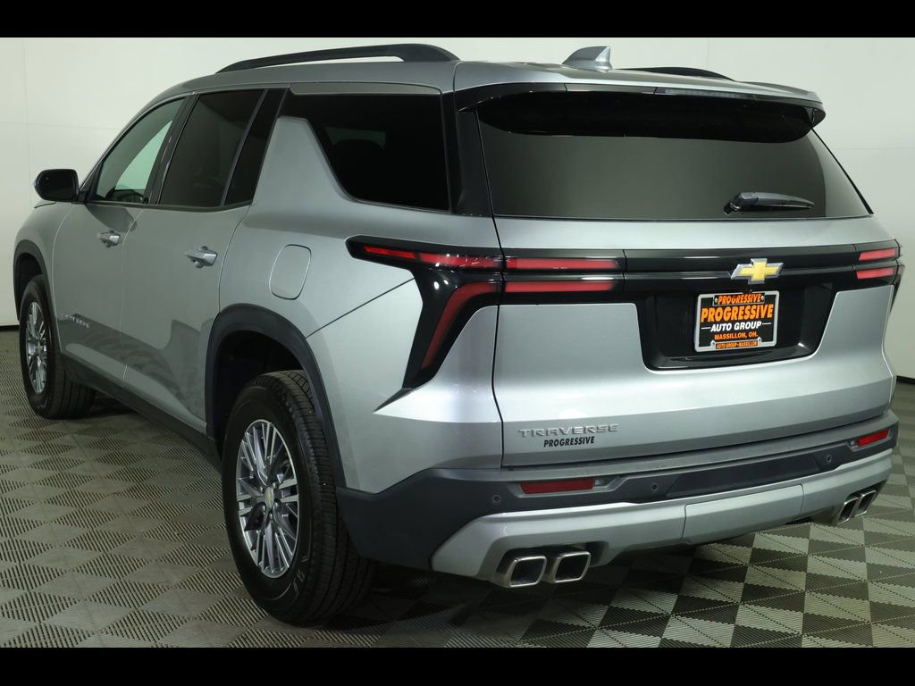 2025 Chevrolet Traverse LT - Photo 17