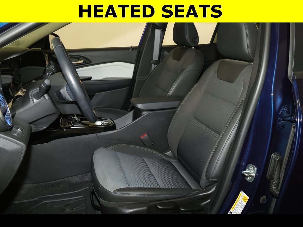 2024 Chevrolet Trax LT photo 2