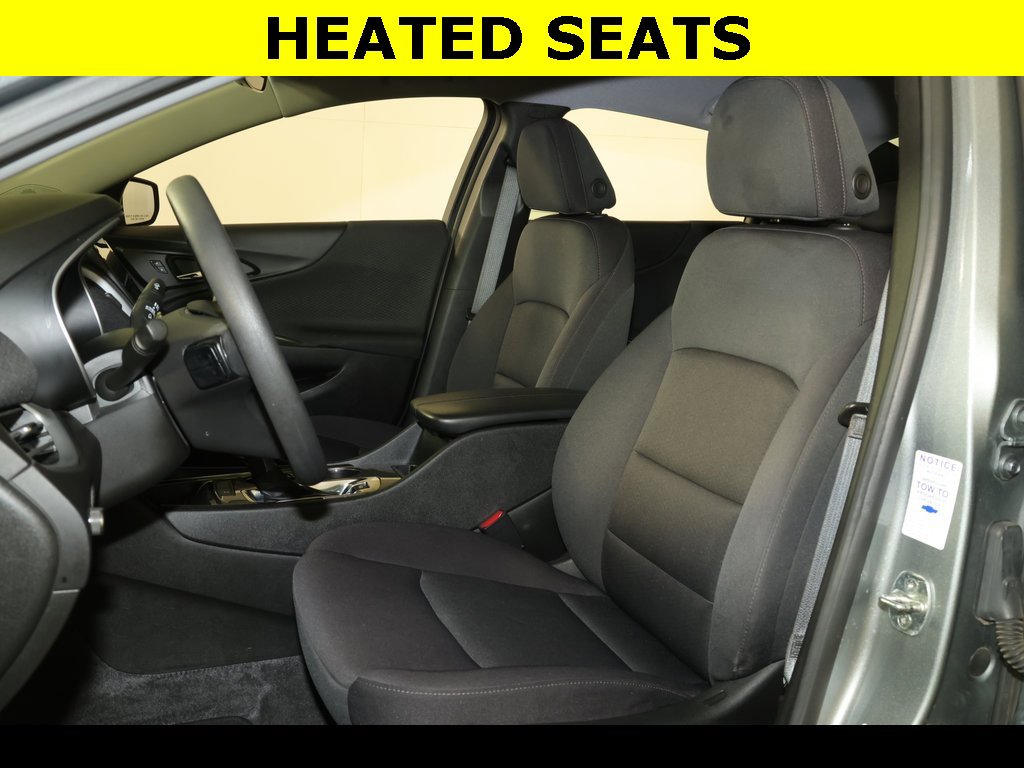 2024 Chevrolet Malibu 1LT photo 3