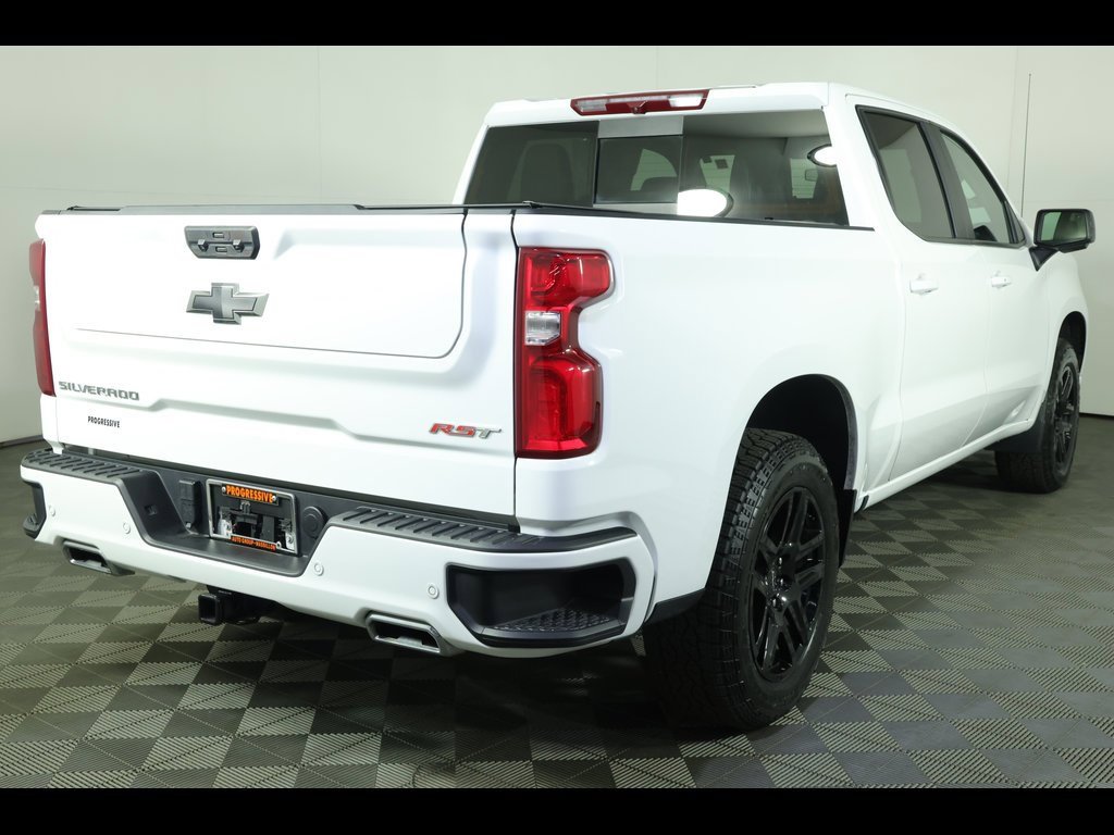 2024 Chevrolet Silverado 1500 RST photo 2