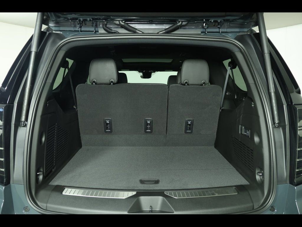 2026 Chevrolet Suburban RST - Photo 15