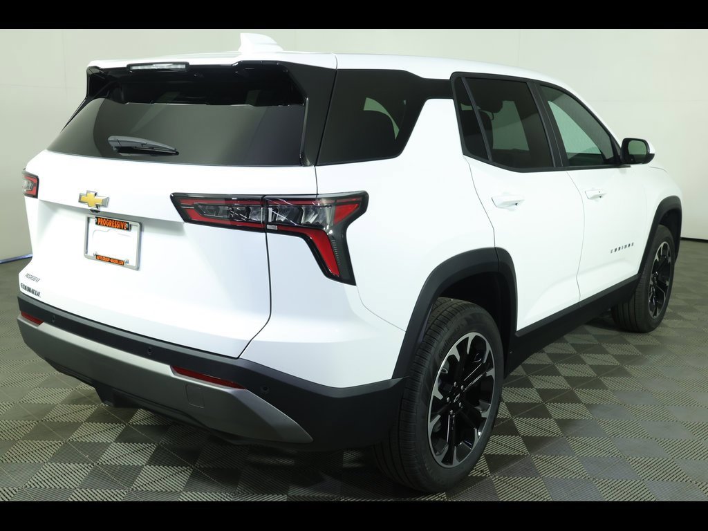 2026 Chevrolet Equinox LT photo 2