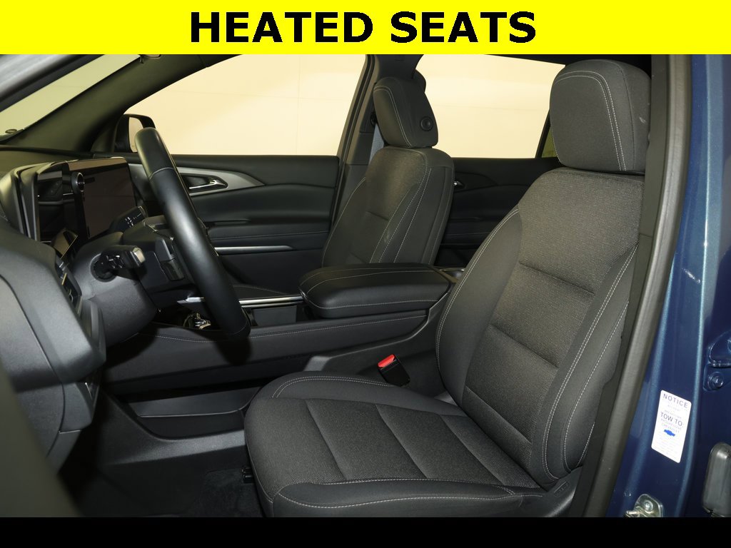 2025 Chevrolet Traverse photo 3