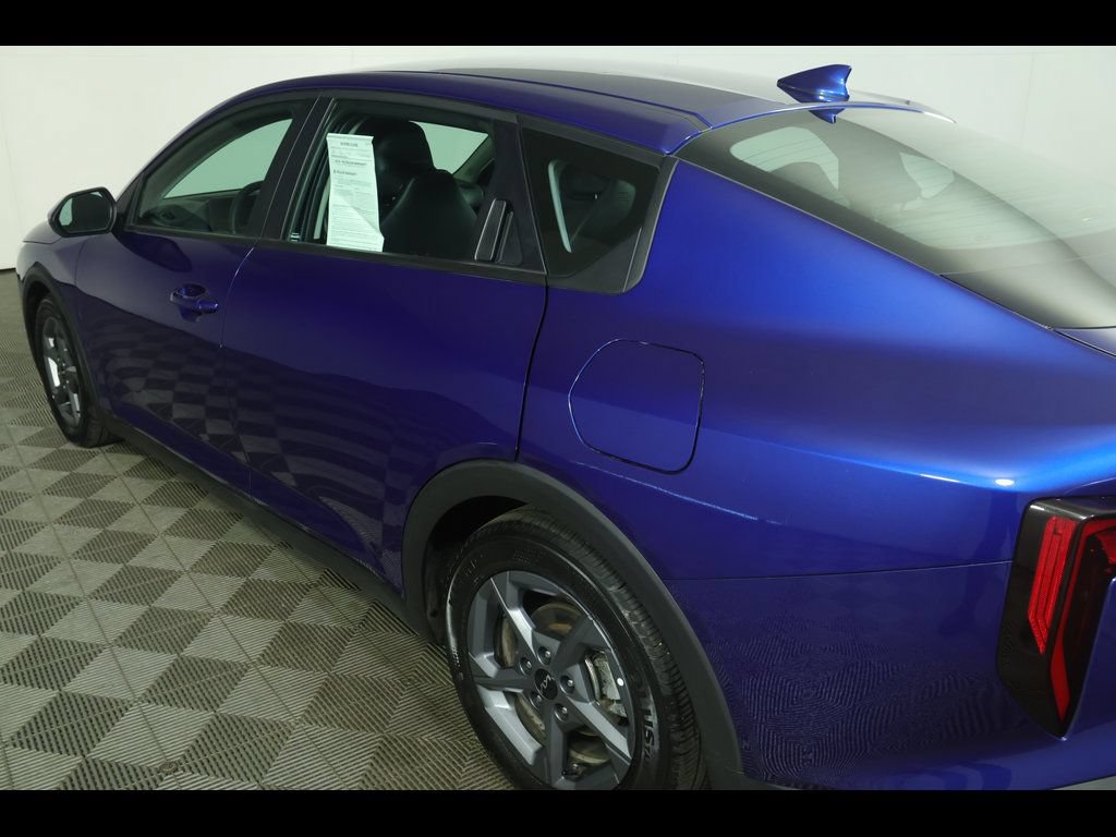 2025 Kia K4 LXS - Photo 15