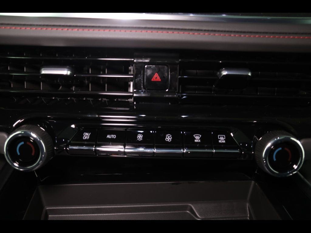 2026 Chevrolet Suburban RST - Photo 18