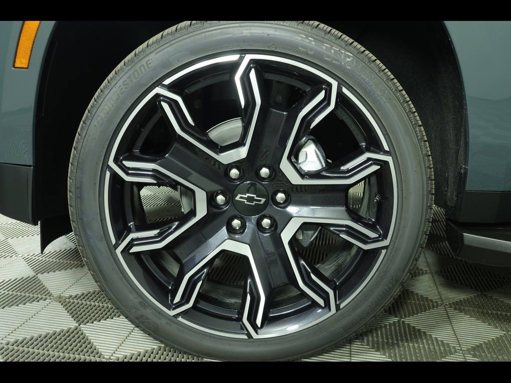 2026 Chevrolet Suburban RST - Photo 16