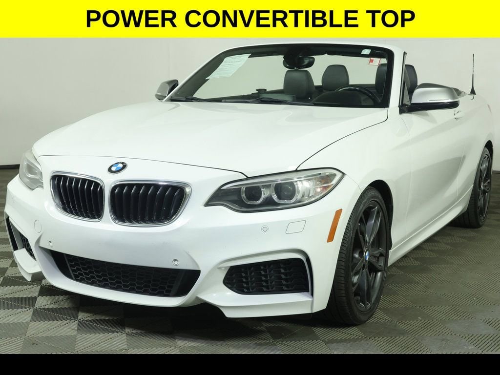 2016 BMW 2 Series M235i Convertible's photo