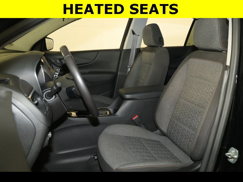 2022 Chevrolet Equinox LT photo 3