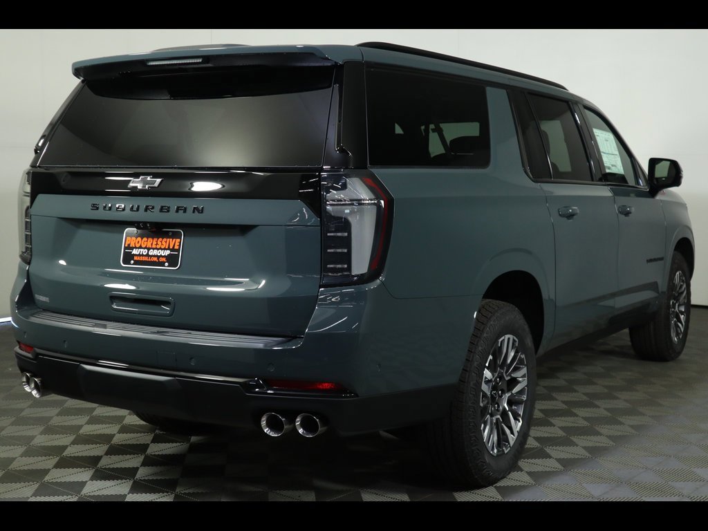 2025 Chevrolet Suburban Z71 photo 2