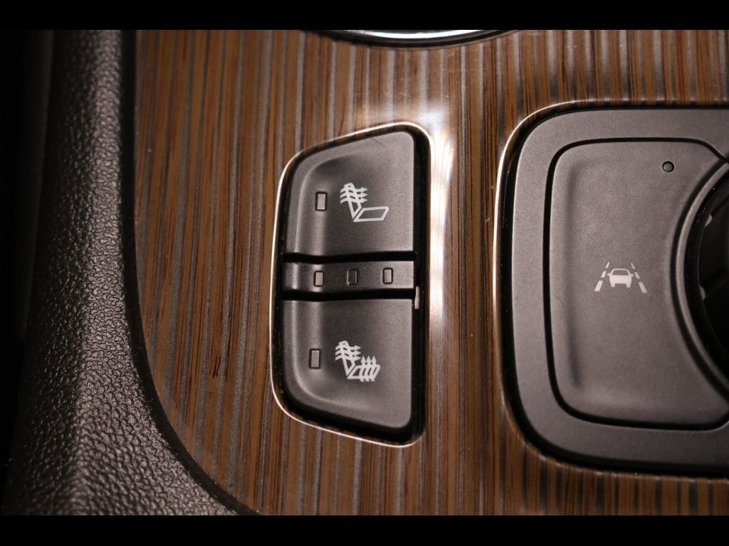 2023 GMC Acadia SLE - Photo 29