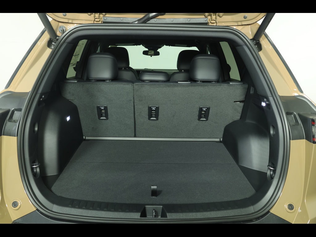 2027 Chevrolet Equinox LT - Photo 12