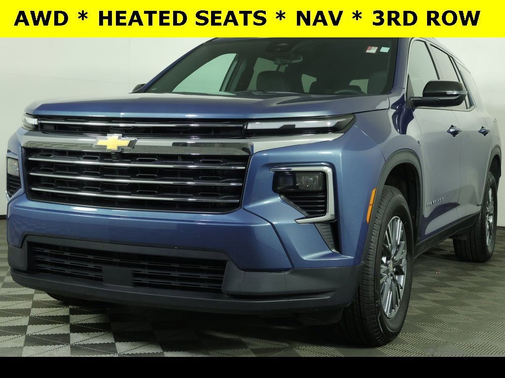 Used 2025 Chevrolet Traverse LT SUV