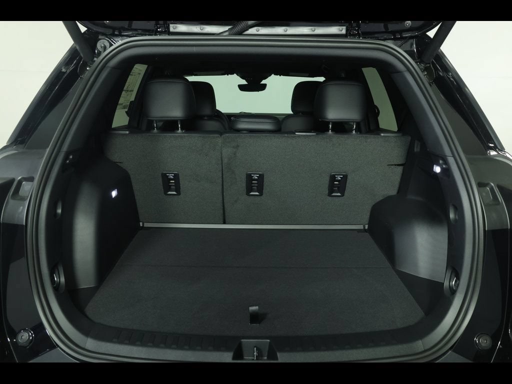 2027 Chevrolet Equinox LT - Photo 13