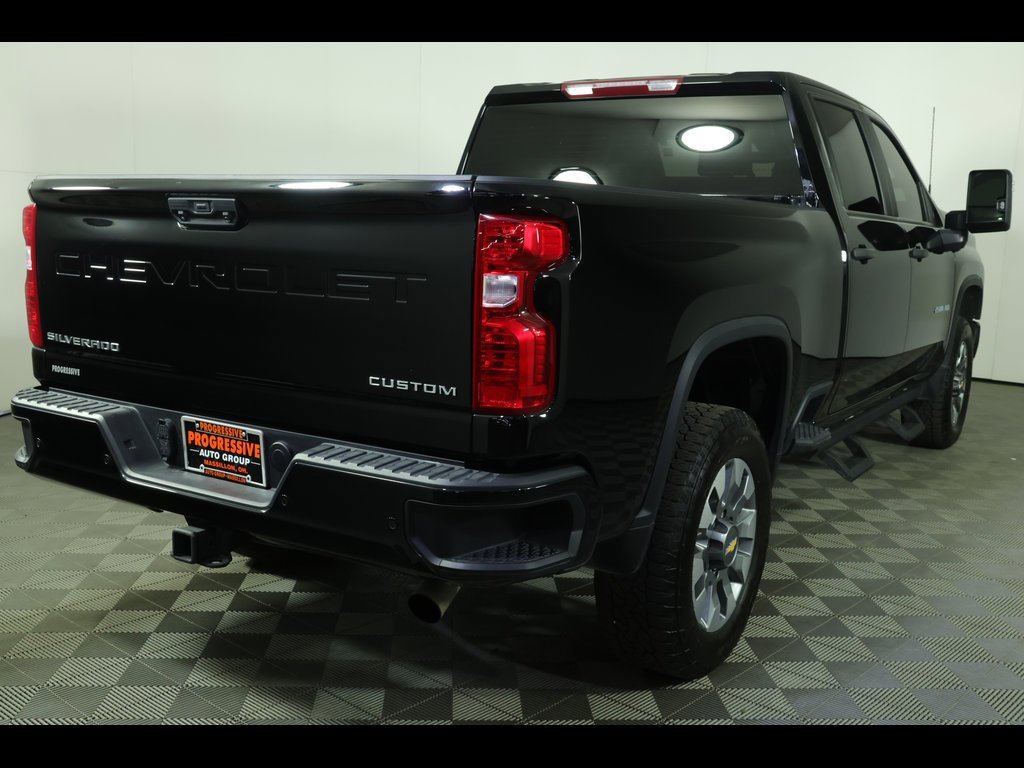 2024 Chevrolet Silverado 2500HD Custom photo 2